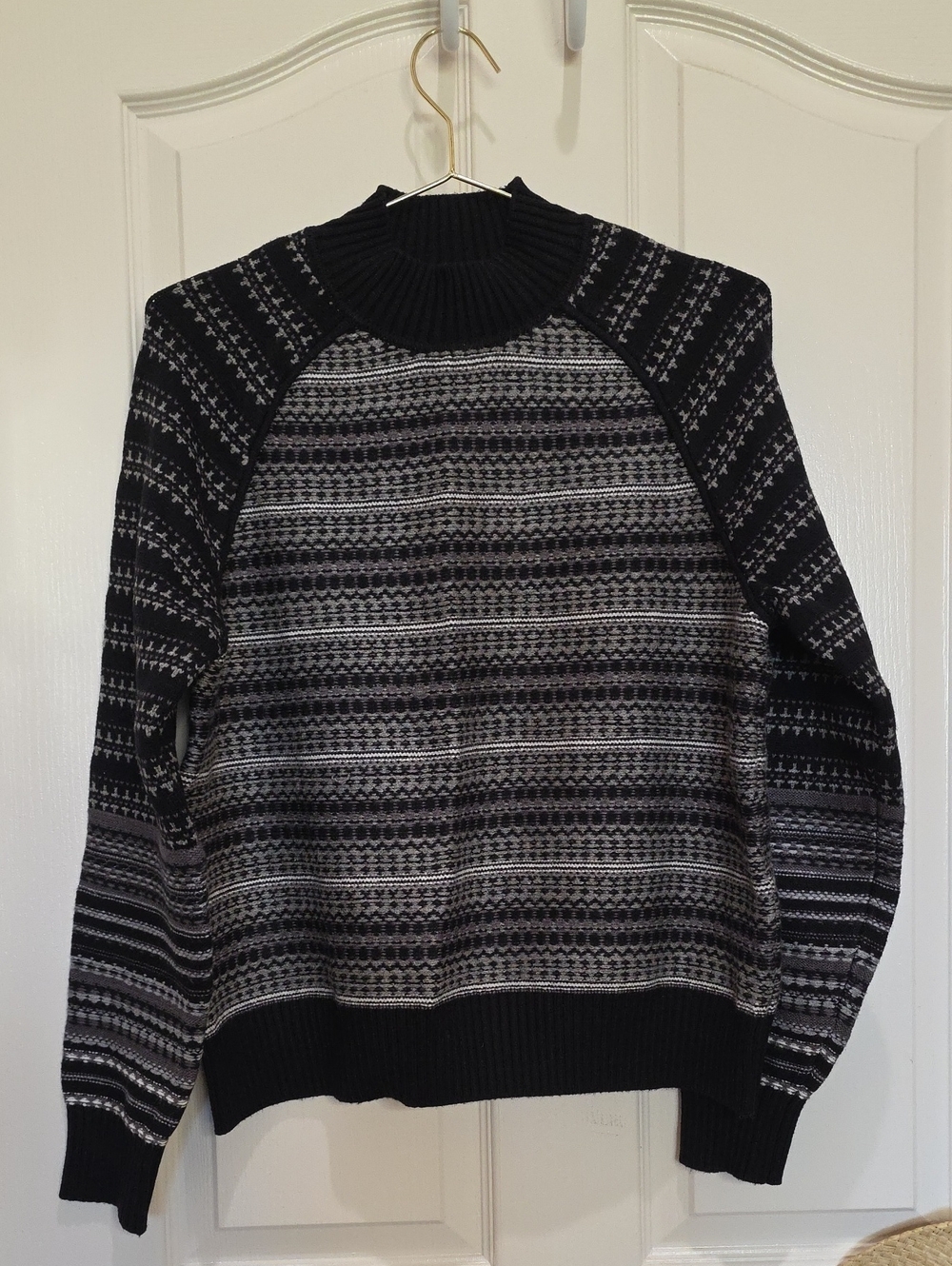 Evereve Black and Gray Patterned Mockneck Sweater Fair Isle Nordic Small
